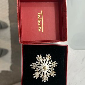 Talbots Snowflake brooch NIB with tags